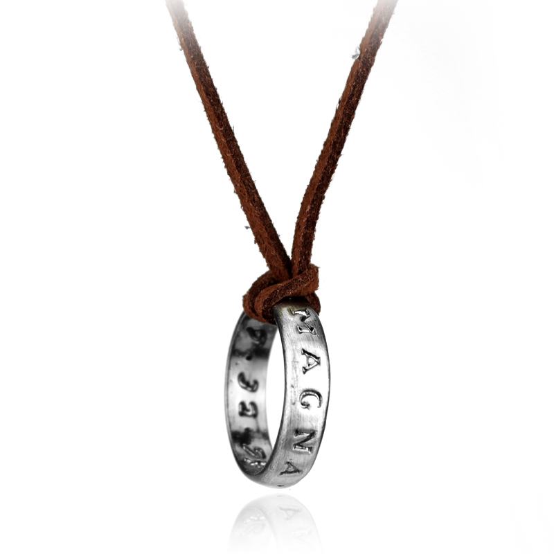 Collar de cadena de cuero con  - Vintage Collectible Item reseña y precio
